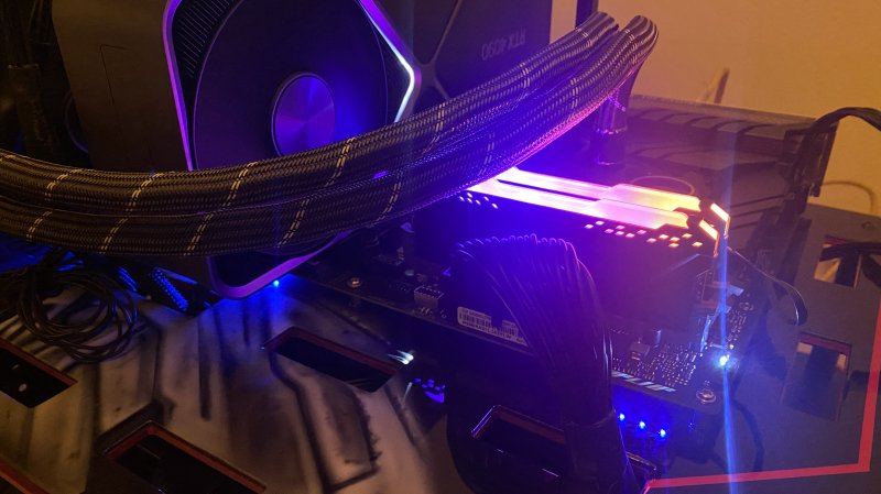 L'Intel Core i5-13600K è un processore potente per la fascia media e questo si riflette su temperature e consumi L'Intel Core i5-13600K è un processore potente per la fascia media e questo si riflette su temperature e consumi