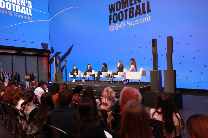 Uno dei panel che ha aperto il Women's Football Summit
