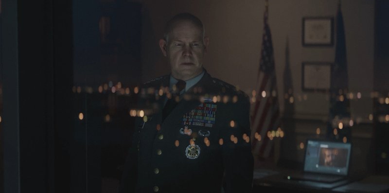 Il nuovo generale Shepherd, come appare in Call of Duty: Modern Warfare 2