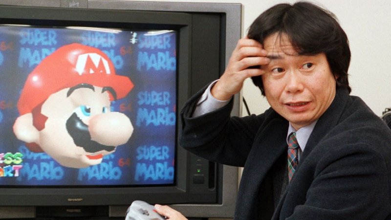 Shigeru Miyamoto durante lo sviluppo di Super Mario 64 Shigeru Miyamoto durante lo sviluppo di Super Mario 64