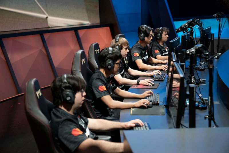 Come nella vita reale, anche in Players il rapporto tra streaming e esports è ancora fonte di dibattito