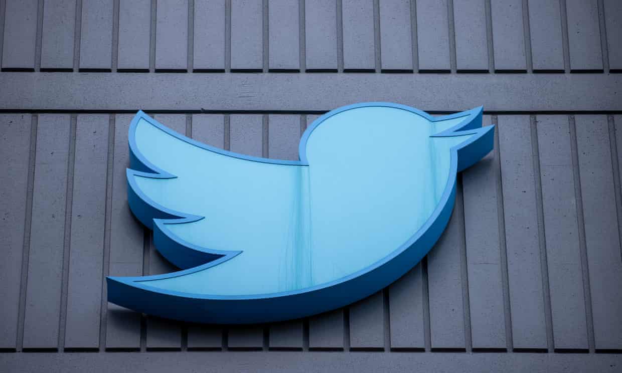 Twitter chiude uffici e strutture, centinaia di dipendenti si dimettono: è la fine?