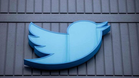 Twitter closes offices and facilities, hundreds of employees quit: is it the end?