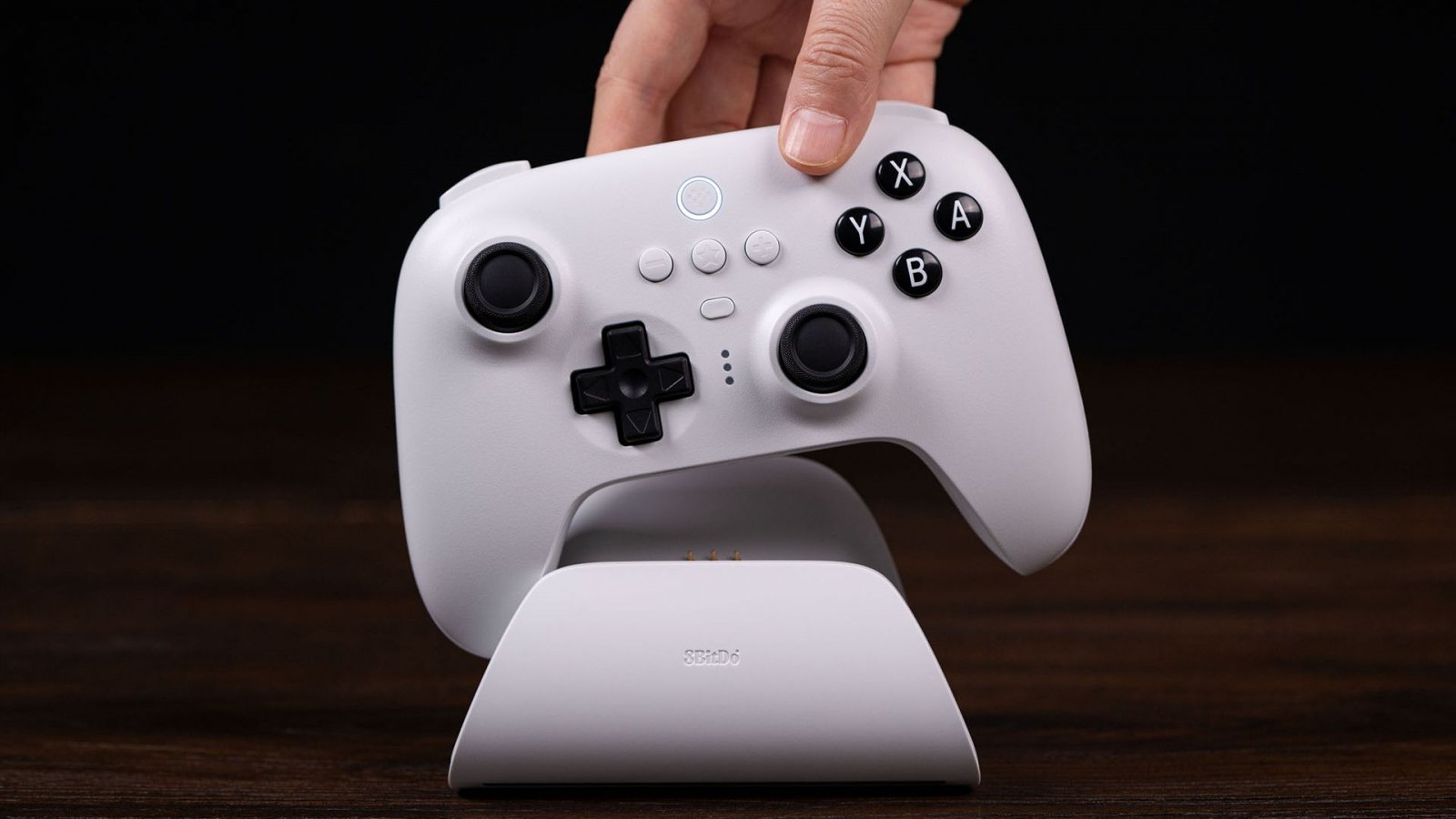 8BitDo Ultimate Controller, la recensione del pro controller per Nintendo Switch e PC