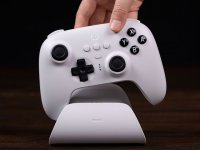 8BitDo Ultimate Controller, la recensione del pro controller per Nintendo Switch e PC