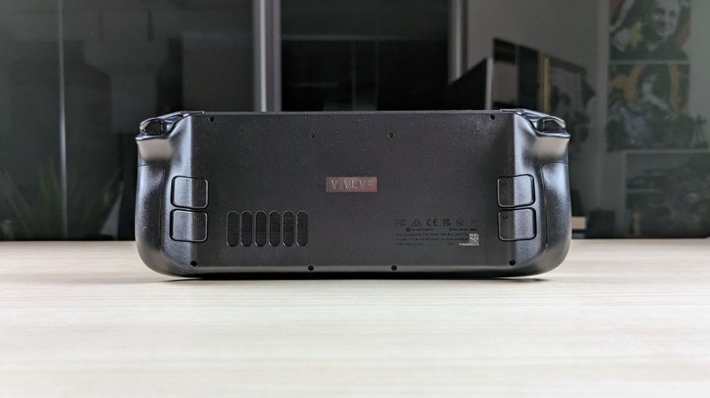 Una vista posteriore di Steam Deck