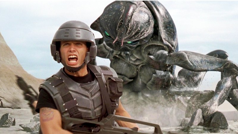 Starship Troopers insegna che l'unico insetto buono... è un insetto morto