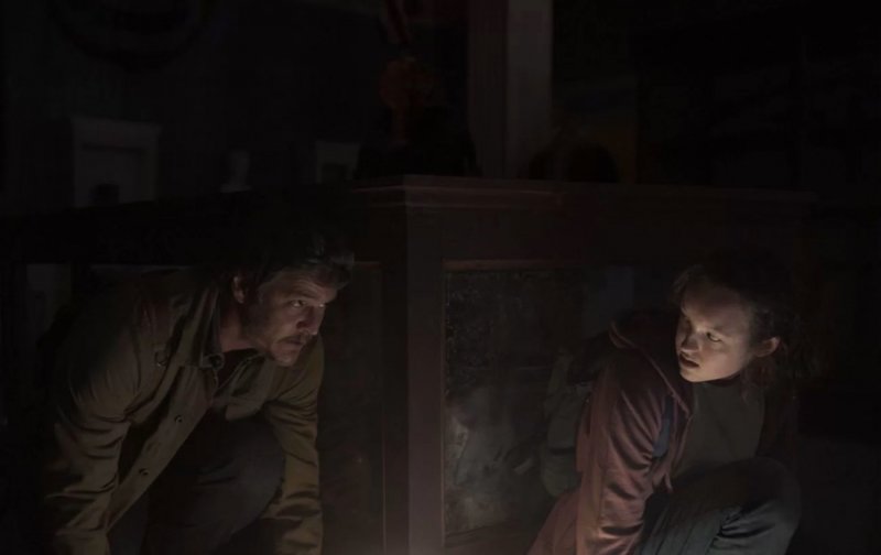 Já o primeiro episódio de The Last of Us explica muito melhor e muito mais toda a complexidade psicológica de Joel