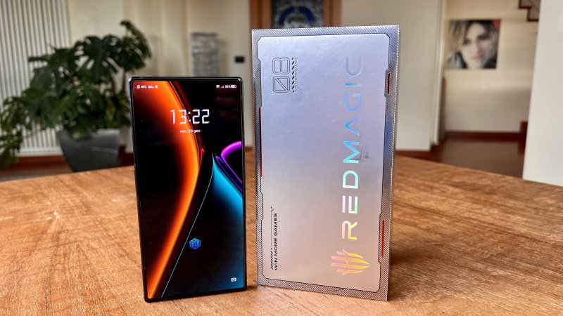 REDMAGIC 8 Pro è il nuovo gaming phone di Nubia, tra i primi a montare lo Snapdragon 8 Gen 2 REDMAGIC 8 Pro è il nuovo gaming phone di Nubia, tra i primi a montare lo Snapdragon 8 Gen 2