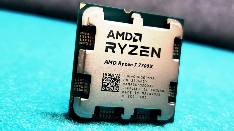Les températures de l'AMD Ryzen 7 7700X sont plus élevées que prévu, mais un petit sous-voltage suffit à améliorer la situation.