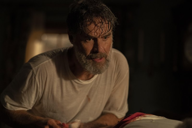 Em The Last of Us, Frank é interpretado por Murray Bartlett (mais conhecido por seu papel na primeira temporada de The White Lotus).