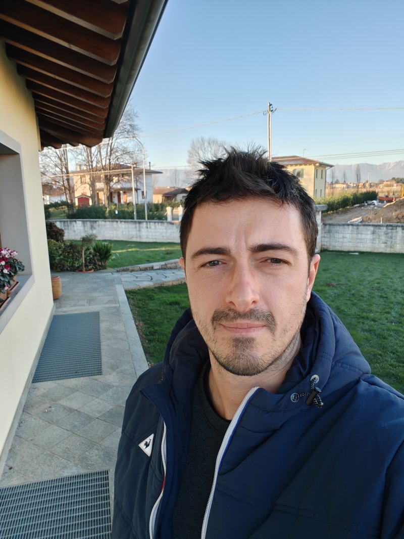 OnePlus 11, un selfie avec la caméra frontale