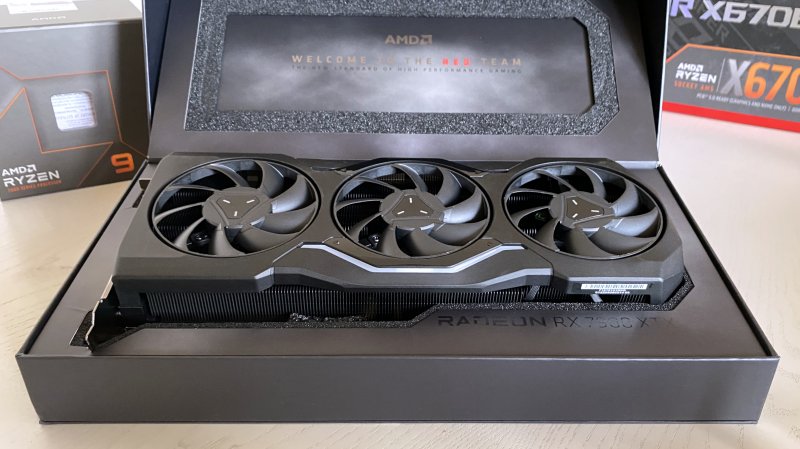 L'ensemble compact pour la Radeon RX 7900 XTX d'AMD