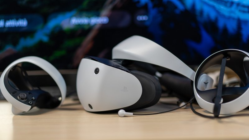 Playstation VR 2 con i nuovi controller Sense