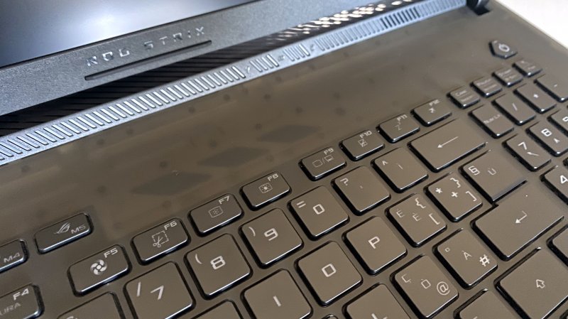 Tecnologie MAX-Q di quinta generazione e processo produttivo si combinano con le nuove ventole dell'ASUS ROG Strix SCAR 18