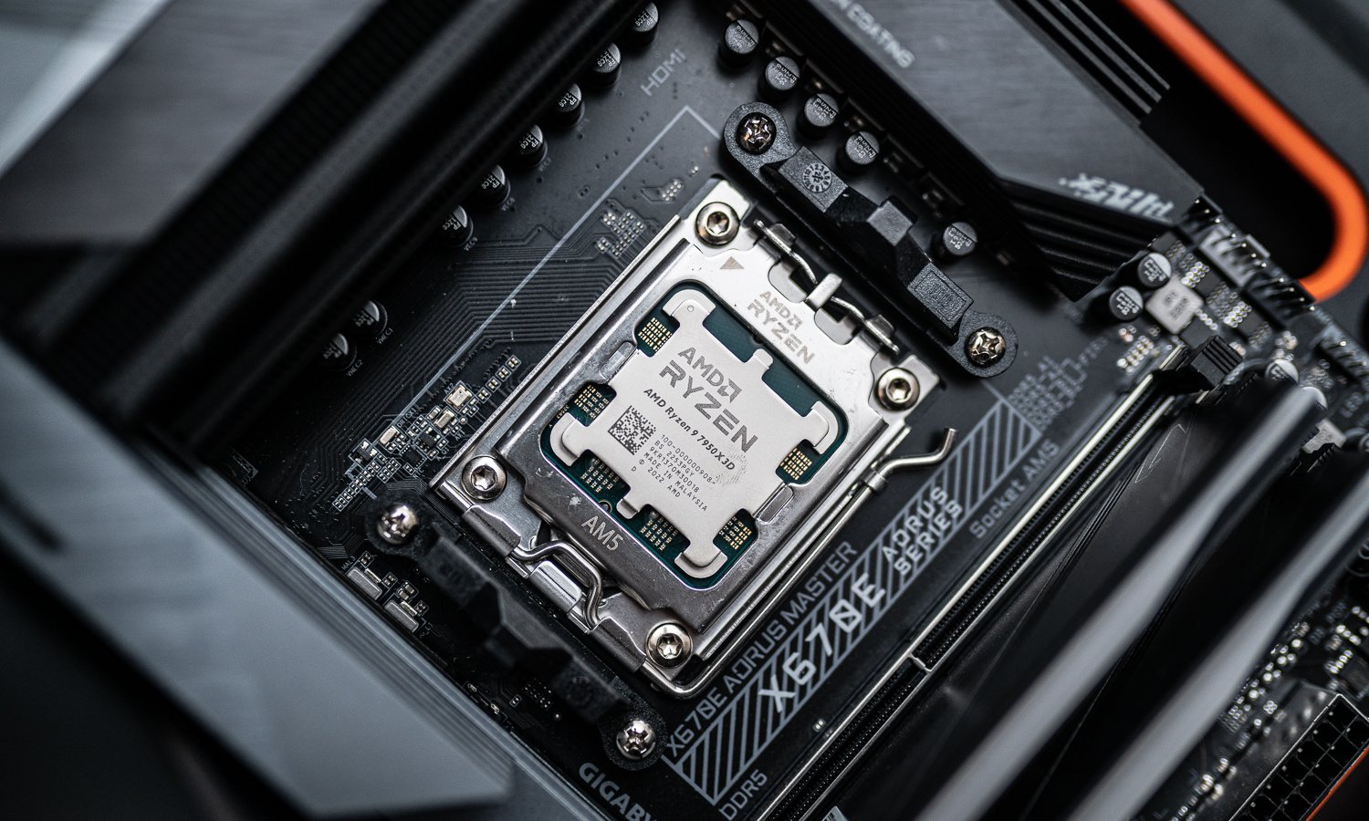 AMD Ryzen 9 disponibili da oggi, sono le nuove CPU con V-Cache 3D
