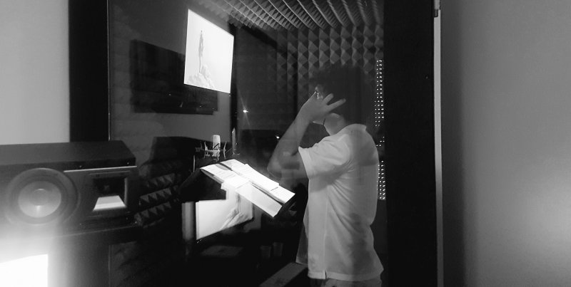 Lo sciopero riguarda tutte le figure professionali che gravitano intorno al doppiaggio. In foto, il doppiatore Massimo Triggiani