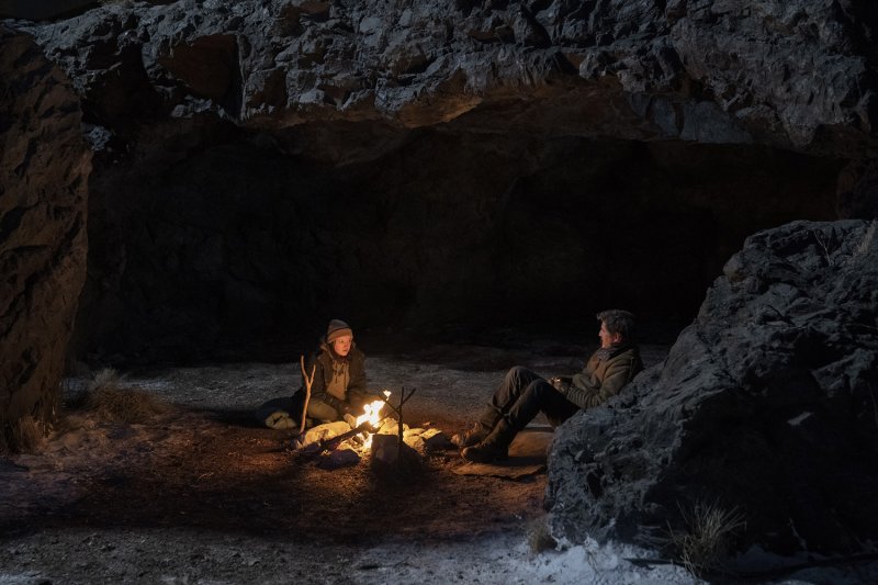 Ed ecco la controparte in live action del concept dei fuochi da campo nella serie tv di The Last of Us