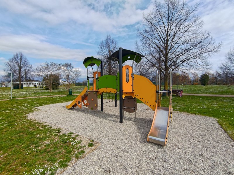 Uno scatto eseguito con la grandangolare ultra wide di ROG Phone 7 Ultimate Uno scatto eseguito con la grandangolare ultra wide di ROG Phone 7 Ultimate