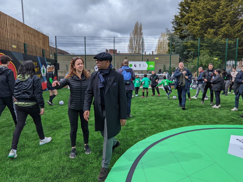 Ian Wright era presente all'inaugurazione del campo