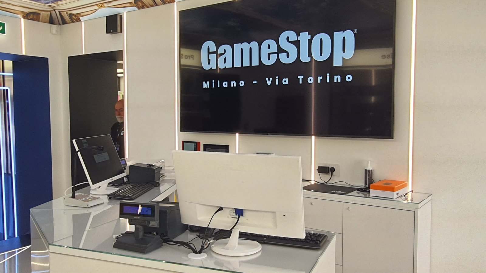 GameStop inaugura oggi un innovativo flagship store a Milano