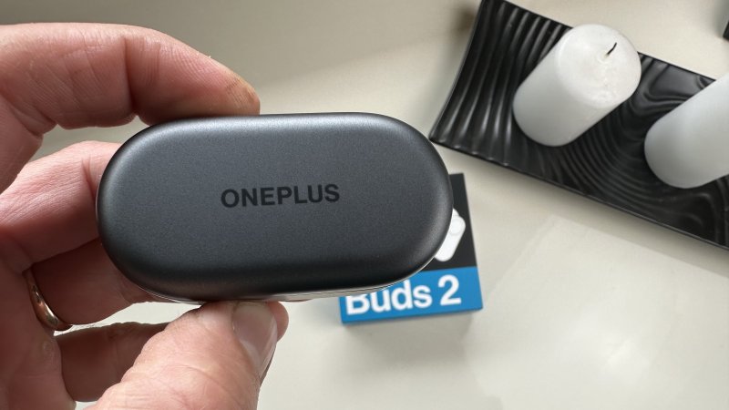 OnePlus Nord Buds 2 hanno un design che non si discosta dal predecessore OnePlus Nord Buds 2 hanno un design che non si discosta dal predecessore