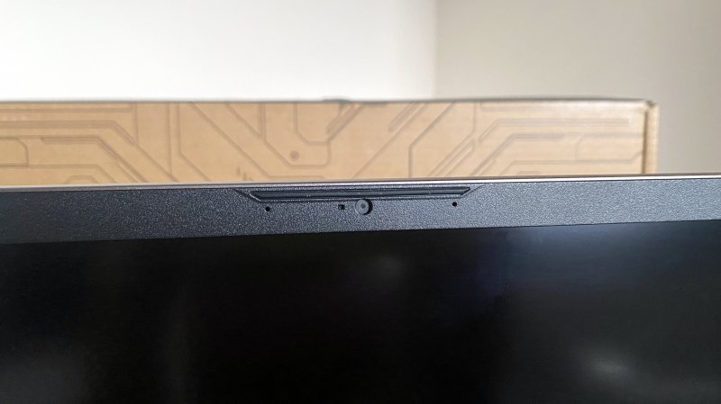 Lo schermo dell'MSI Pulse 17 ha un buon refresh, ma lascia a desiderare in quanto a cornici, colori e tempi di risposta Lo schermo dell'MSI Pulse 17 ha un buon refresh, ma lascia a desiderare in quanto a cornici, colori e tempi di risposta