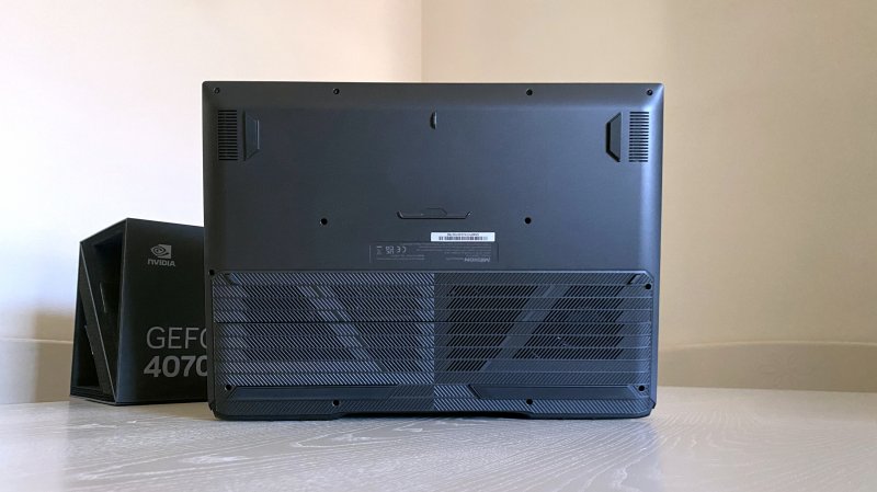 Il MEDION ERAZER Major X20 ha un'ottima dotazione complessiva, ma risparmia sulla batteria Il MEDION ERAZER Major X20 ha un'ottima dotazione complessiva, ma risparmia sulla batteria