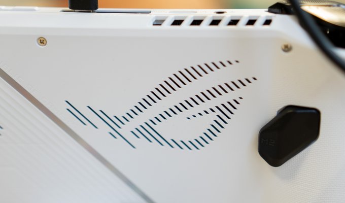 ASUS ROG Ally X: specifiche tecniche confermate da un leak, con RAM e batteria migliorate