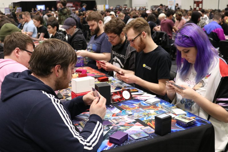 Plus de 3000 garçons et filles se sont affrontés à Londres dans ce qui a été l'un des plus grands événements compétitifs du jeu de cartes Yu-Gi-Oh sur le vieux continent