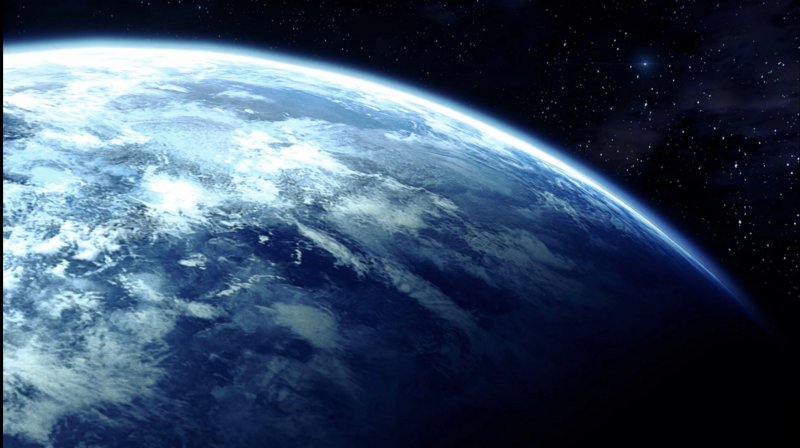 La Terra torna alla sua forma originaria mentre qualcosa arriva dallo spazio: che sia KOS-MOS?