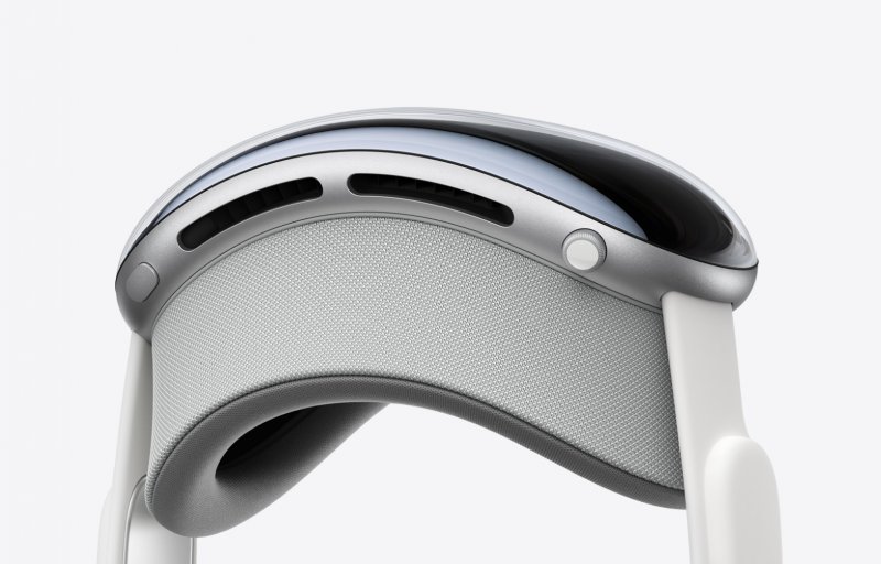 I bordi della parte frontale e la maschera ricordano Apple Watch e i suoi elementi di design I bordi della parte frontale e la maschera ricordano Apple Watch e i suoi elementi di design