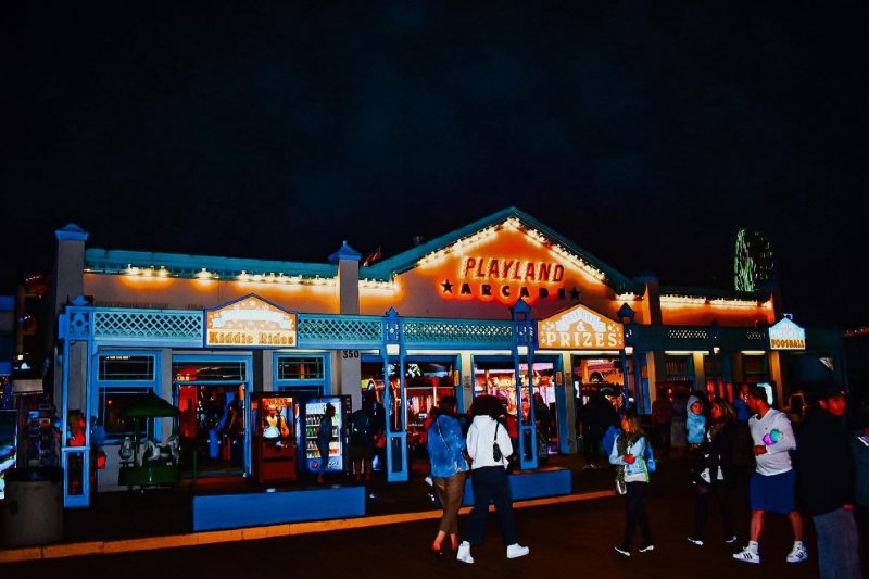 Playland Arcade ha un'enorme quantità di cabinati vecchi e nuovi