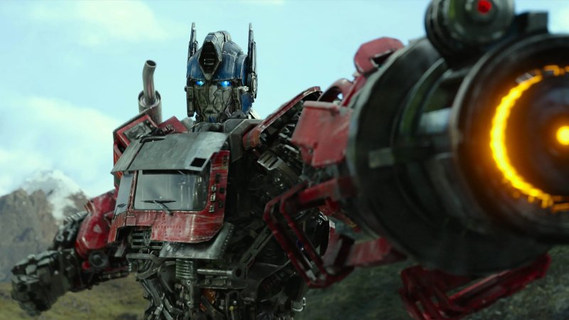 Optimus Prime in una scena di Transformers: Il risveglio Optimus Prime in una scena di Transformers: Il risveglio