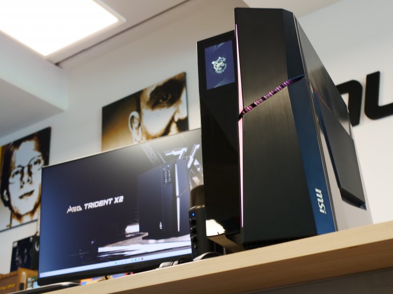 Sua maestà MEG Trident X2 con Nvidia 4090 e Intel Core i9 13900KF