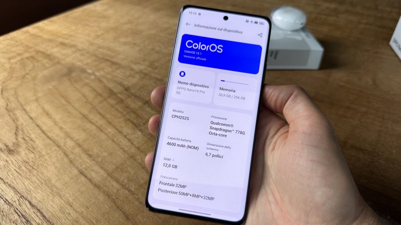 Le prestazioni non sono all'altezza dei migliori smartphone concorrenti con SoC più attuali