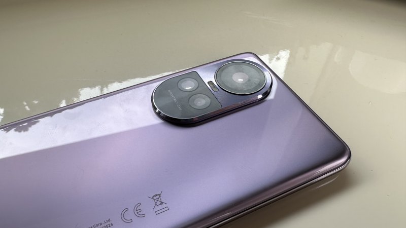 La componente fotografica è composta da tre obiettivi