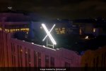 X: i Tweet diventano 'post', Elon Musk mette un'insegna gigante stroboscopica sul quartier generale - Notizia