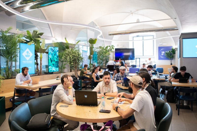 La hall di Nana Bianca durante i giorni di First Playable