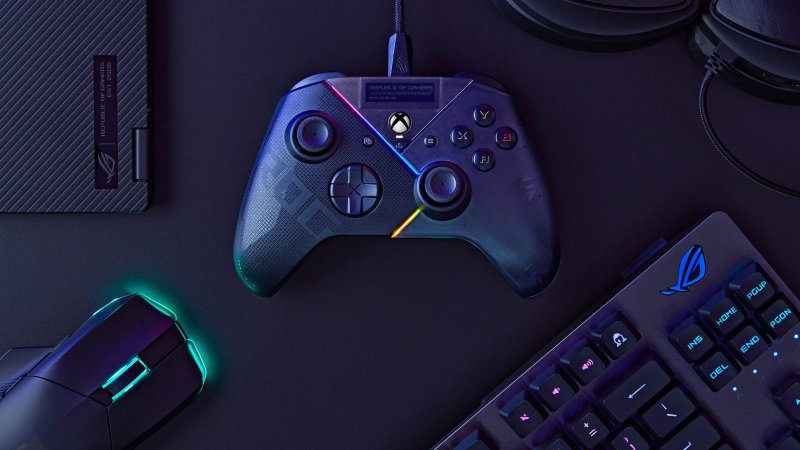 ASUS ROG Raikiri Pro nel tipico setup da giocatore PC