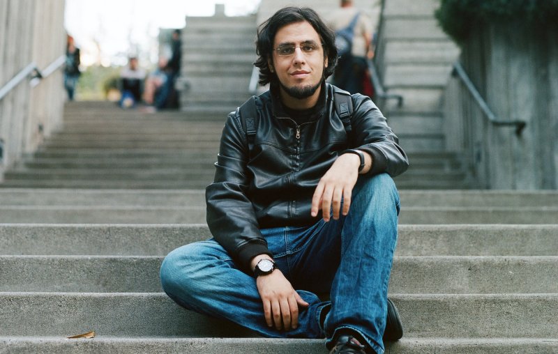 Rami Ismail sale spesso sul palco delle conferenze di sviluppatori per raccontare la sua esperienza alla comunità Rami Ismail sale spesso sul palco delle conferenze di sviluppatori per raccontare la sua esperienza alla comunità