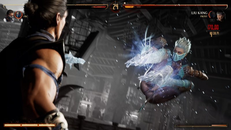 Mortal Kombat 1, Frost sta per affondare i suoi 'artigli' nel torace del nemico