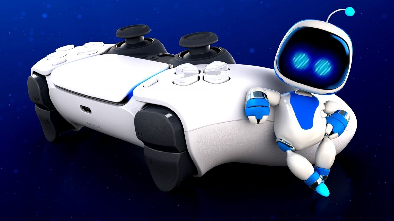 Astro Bot accanto a un DualSense di PS5
