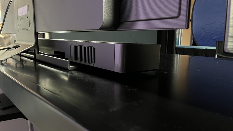 L'attenzione al design si declina nei modelli oltre i 55' con l'integrazione della soundbar LG SC9S nella base L'attenzione al design si declina nei modelli oltre i 55' con l'integrazione della soundbar LG SC9S nella base