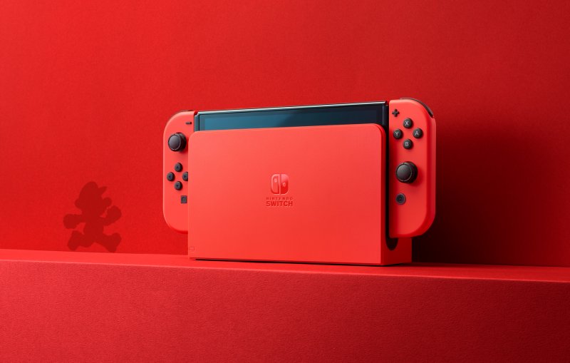 Nintendo Switch in versione Mario Nintendo Switch in versione Mario