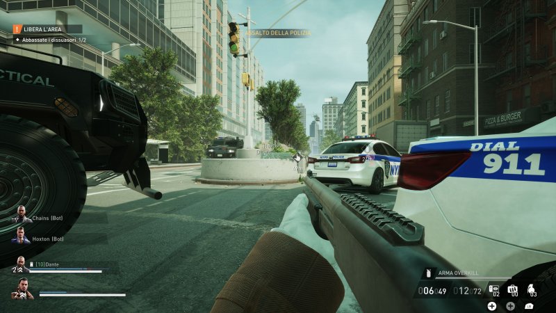 Payday 3, il nostro personaggio accerchiato dalle volanti Payday 3, il nostro personaggio accerchiato dalle volanti