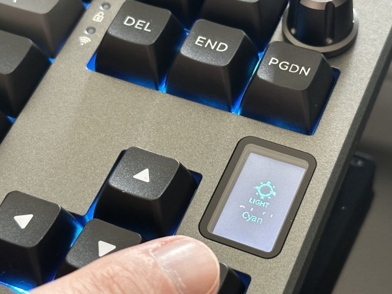 EPOMAKER Shadow-X, la regolazione della luminosità