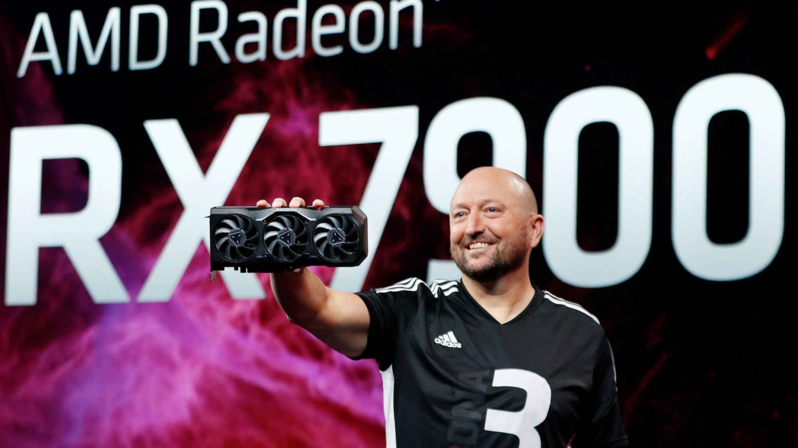 AMD: il capo della divisione Radeon se ne va, spera che i suoi colleghi battano 'il boss finale'