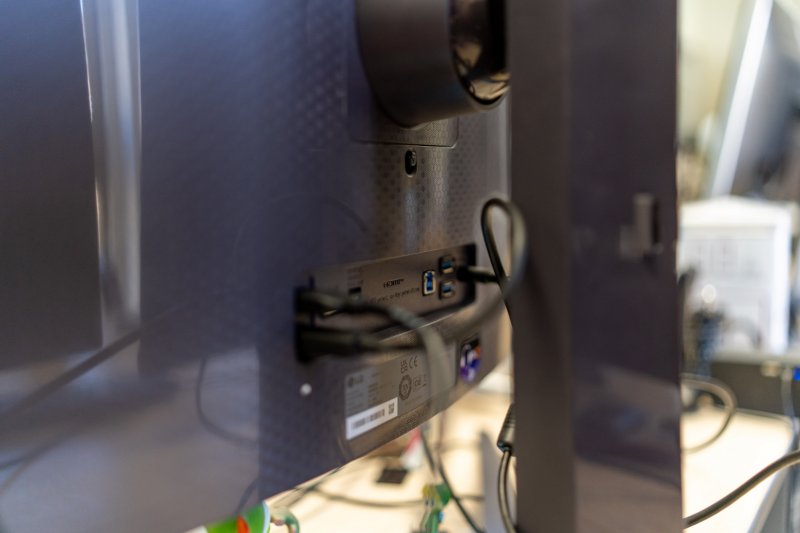 Gli ingressi HDMI di LG UltraGear OLED Gaming 45GR95QE sono ovviamente di tipo 2.1