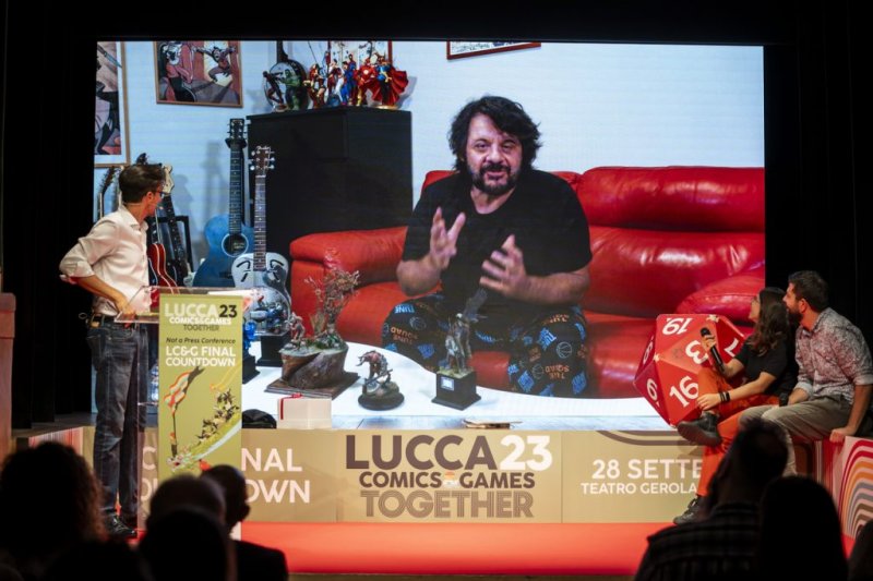 A Lucca Comics & Games 2023 vedremo un Lillo Petrolo nell'inedita veste di esperto pittore di miniature: suo il lavoro sui colori del nuovo Grog, la sua versione fisica è stata dipinta proprio dall'attore e comico romano A Lucca Comics & Games 2023 vedremo un Lillo Petrolo nell'inedita veste di esperto pittore di miniature: suo il lavoro sui colori del nuovo Grog, la sua versione fisica è stata dipinta proprio dall'attore e comico romano